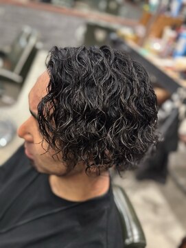 フォーコーナーズカットショップスリーセント 栄(FourCornersCutShop 3/cent) スパイラルパーマ