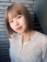 ロティー(loty)&nbsp;ショート ボブ ブリーチ ベージュ 似合わせカット 透明感 20代