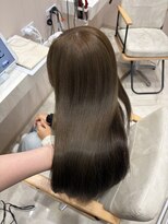 ロエ(LOE) オリーブベージュレイヤーカット顔周りレイヤーブリーチなし