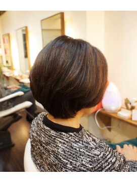 みつばちの美容室 ヘナとハニートリートメント