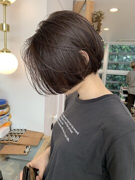 シキ 渋谷(siki) 耳かけショートボブ