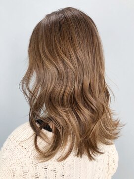 アイティー バイ アルバム 中野店(IT by ALBUM) ハイライトミディ_ウェーブパーマフォギーベージュ_ba290641