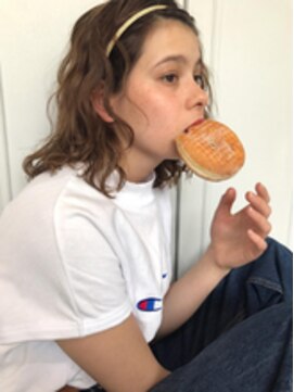 クーベルタン(Coubertin) ～外国人風ラフウェーブ×ミディアム～