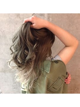 ブロッサム 池袋店(Blossom) 寒色系インナーカラー