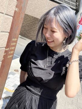 トンネルヘアー(Tunnel hair) ブルーシルバーボブ