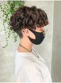 マッシュショート、スパイラルパーマ、刈り上げ女子、くるくる