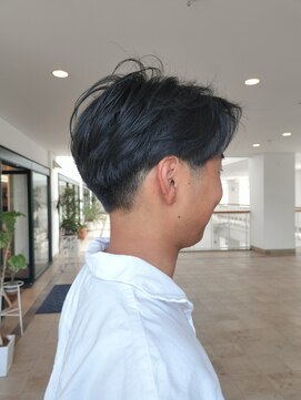 ビュートリアム 神戸(BEAUTRIUM) センターパートツーブロック/刈り上げ/ショート/ショートカット