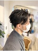 メンズに人気ヘアBTSジョングク風黒髪かき上げセンターパート