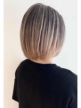 リリー 日吉(Lily) バレイヤージュカラー【Lily日吉】