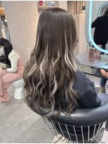 ラニシス ヘアー(Lanisis Hair) シルバーハイライト