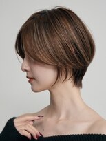 表参道白髪ぼかしウルフショートカットベージュアッシュ30代40代