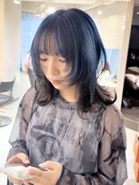 テトラ バイ ネオリーブ 横浜西口店(tetra by neolive)&nbsp;ウルフカット　ネイビー　デザインカラー　横浜