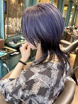 モナン(monan) ラベンダーグレージュウルフクラゲヘアー姫カットブルーカラー