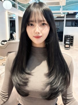 マインバイアフロートギンザ(MYNE by AFLOAT GINZA) レイヤーカット/顔周りカット/ブルーブラック