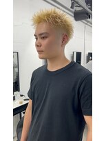ピア ヤクイン(Pia Yakuin) スパイキーショート/ハイトーン/ブリーチカラー/フェード