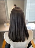 オリーブグレージュ