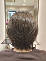アンベリールフルー(EMBELLIR fleur)&nbsp;大人の美バランスのひし形ショートカットスタイル