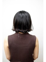 バングス(bangs)&nbsp;黒髪ミディアムの外ハネボブスタイル。