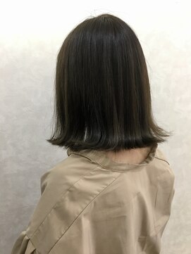 ラウレア(Laule'a) 切りっぱなし外ハネボブ ハイライトグレージュ