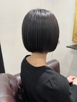 グランドライン(GRAND LINE) 内巻き前下がりミニボブ　アッシュブラック