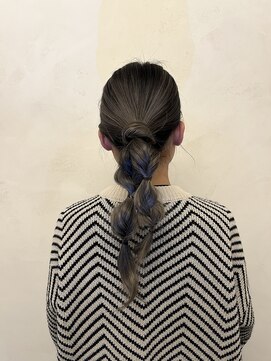 ヘアーデザイニングアリュール(Hair Desining ALLUЯE) タイトローポニーヘアアレンジ