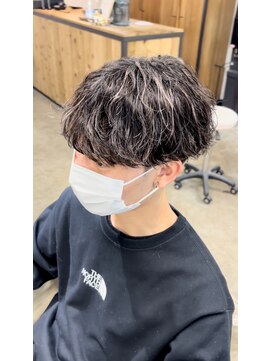 エルオム(EL.HOMME) シースルーマッシュ／波巻きニュアンス／ハイライト