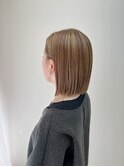 ハイライトの切りっぱなしボブ