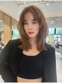 レイヤーカット ウェットヘア オリーブベージュ 大人ヘア 原宿