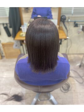 ヒラソル(girasol) 髪質改善ストレート/切りっぱなしボブ/外ハネ/ぱっつんボブ