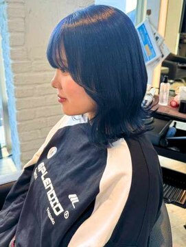 インク サカエ(inq sakae) ブルー×レイヤーカット/顏まわりカット