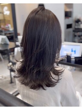 リス バイ ソヨン(Lis by SOYON) 黒髪/グレーベージュ/レイヤーロング/前髪パーマ/髪質改善