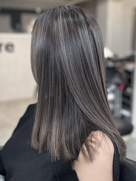 ジーレ(jiire) 細めハイライト　白髪ぼかし