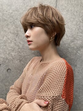 ヴィオットバイサロン(Viot by Salon) 小顔 マッシュショート ベージュ パーマ 20代30代40代50代