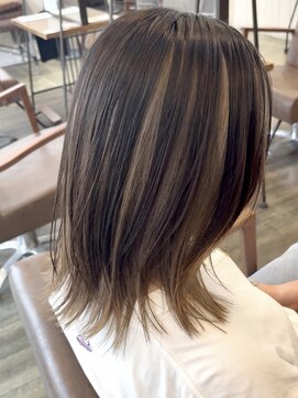 ビズヘアー グランバース(bisou hair grandbase) アンブレラカラー/ハイトーン/デザインカラー