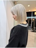 ホワイトベージュ/切りっぱなしボブ/顔まわりレイヤー