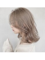 ヘアーエボリューション&nbsp;ミルクティーベージュ×レイヤーミディ