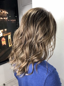 フォーク(FOLK) KASUMI×外国人風ベージュブロンドハイライト　 【FOLK 恵比寿】