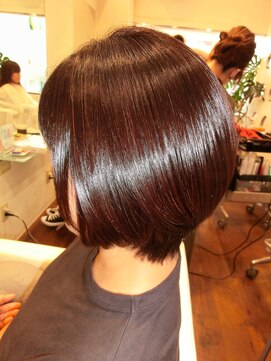 ペシェ (Peche) 湿気に負けない髪