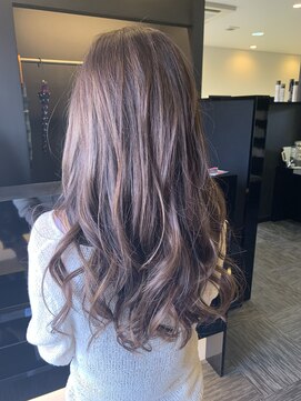 サローネデ アグスティナ バイ サンバンチ(salones de agustina by sanbanchi) ゆるふわロングスタイル