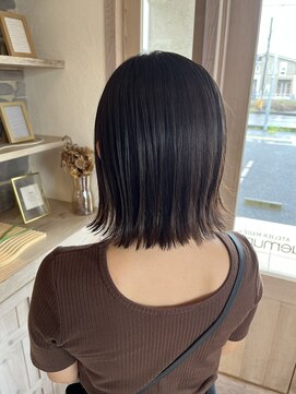 Yoshiつね さくら店 切りっぱなしボブ