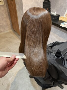 ラクール(la cour) ミルクティーブラウン×セミディストレート