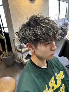 ヘアーアトリエルキナ(hair atelier LUCINA) ツイストスパイラルパーマハイライトメンズパーマ波巻きパーマ