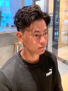 メンズサロン ブロック(Men's Salon bloc) ベリーショート スペインカール アップバング 刈り上げ