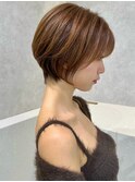横顔美人ショートボブ