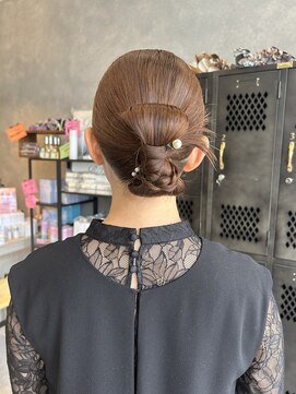 アチーブティルスマートサロン 豊川末広通店(achieve till Smart Salon) 結婚式お呼ばれヘアセット大人シニヨンお団子ヘア二次会