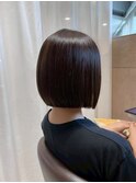 艶感で魅せる、大人の上品ストレートボブ