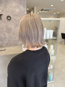 ボブ×ホワイトブロンド