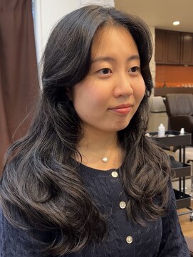 ノラキチジョウジ(NORA KICHIJOJI) 顔周りレイヤーカットシースルーバング耳かけくびれミディアム