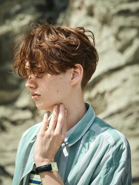 ノラ シブヤ(NORA) 海外風メンズセンターパートルーズパーマブリーチ無しダブルカラ