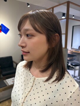 アカラ(acala) フェイスレイヤー【20代/30代/イルミナカラー/縮毛矯正】